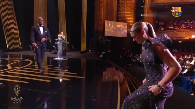 The best of the world. Alexia Putellas receives the Ballon d’Or for the second time